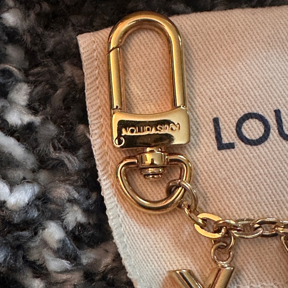 Louis Vuitton Blooming Flowers Chain Bag Charm - Picture 4 of 16